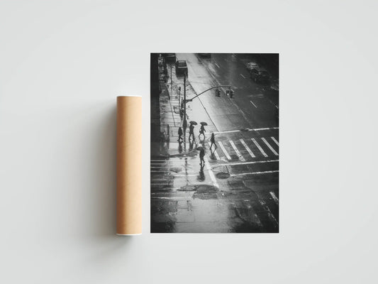 Zestaw plakatów czarno-białych skrzyżowanie-deszcz-ulica