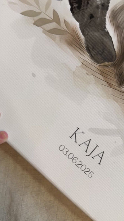 Obraz na płótnie — królik z odciskami stópek i personalizacją dla dziecka